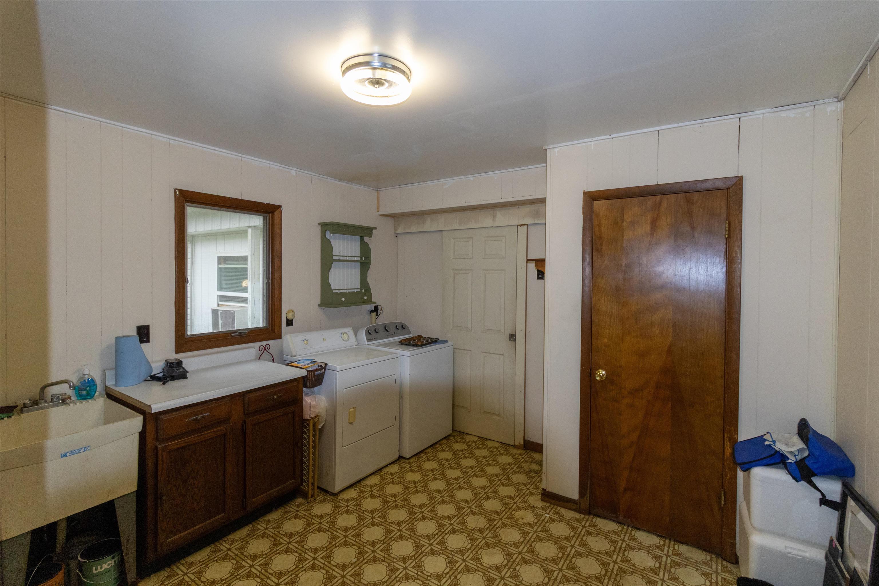 3759 South Loomis Road Mount Pleasant, MI 48858 - Photo 14 of 27 1949966-d8b44748-2c5b-40ad-9df5-bf3115700d39.JPG