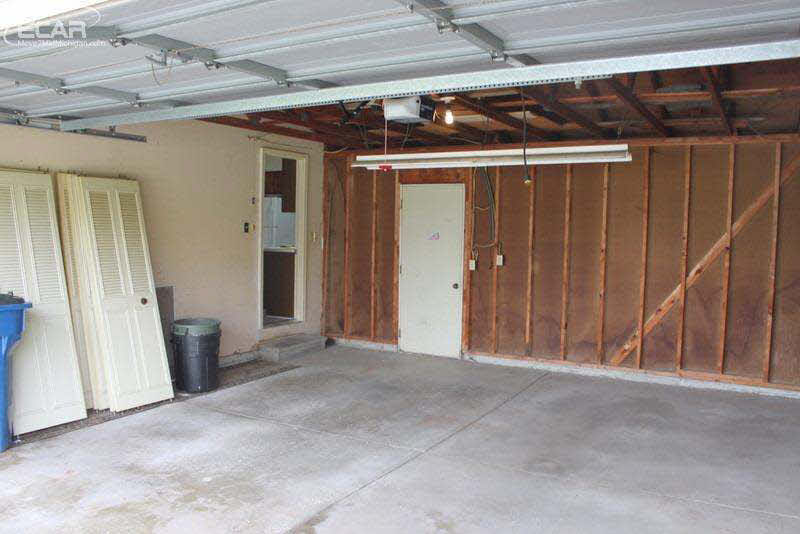 7065 Calkins Road Flint, MI 48532 - Photo 18 of 25 21229109-17.JPG