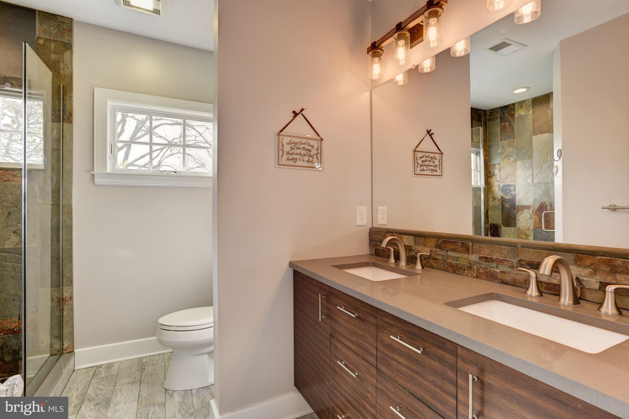 803 Kingston Road Baltimore, MD 21212 - Photo 22 of 51 Huge master bath w/ double sinks