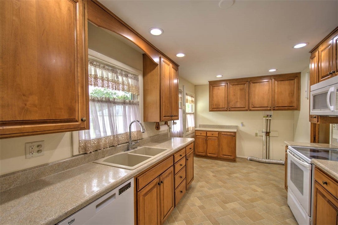 23 Montez Drive Decatur, IL 62526 - Photo 9 of 39 Gallery Image 9