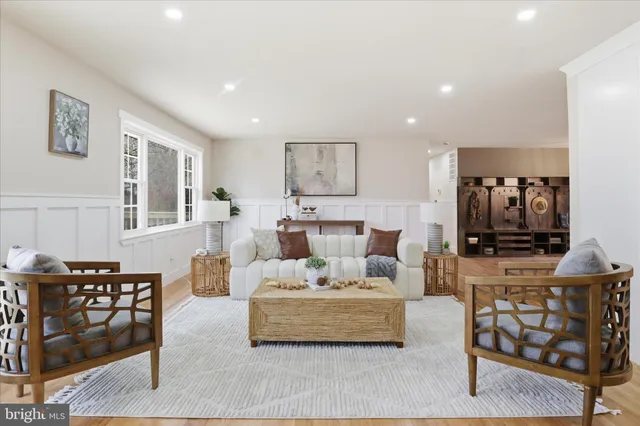 $919,000 | 6112 Redwood Lane, Alexandria, VA 22310