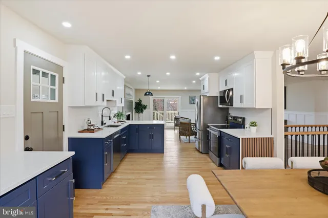 $919,000 | 6112 Redwood Lane, Alexandria, VA 22310