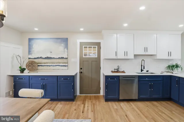 $919,000 | 6112 Redwood Lane, Alexandria, VA 22310