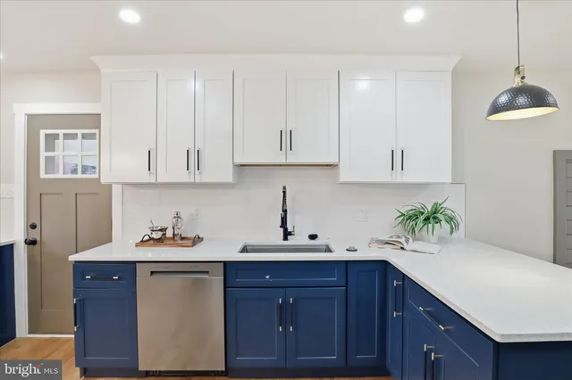 $919,000 | 6112 Redwood Lane, Alexandria, VA 22310