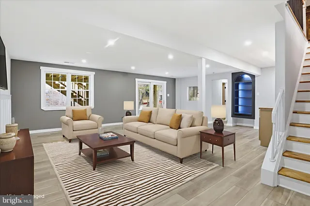 $919,000 | 6112 Redwood Lane, Alexandria, VA 22310