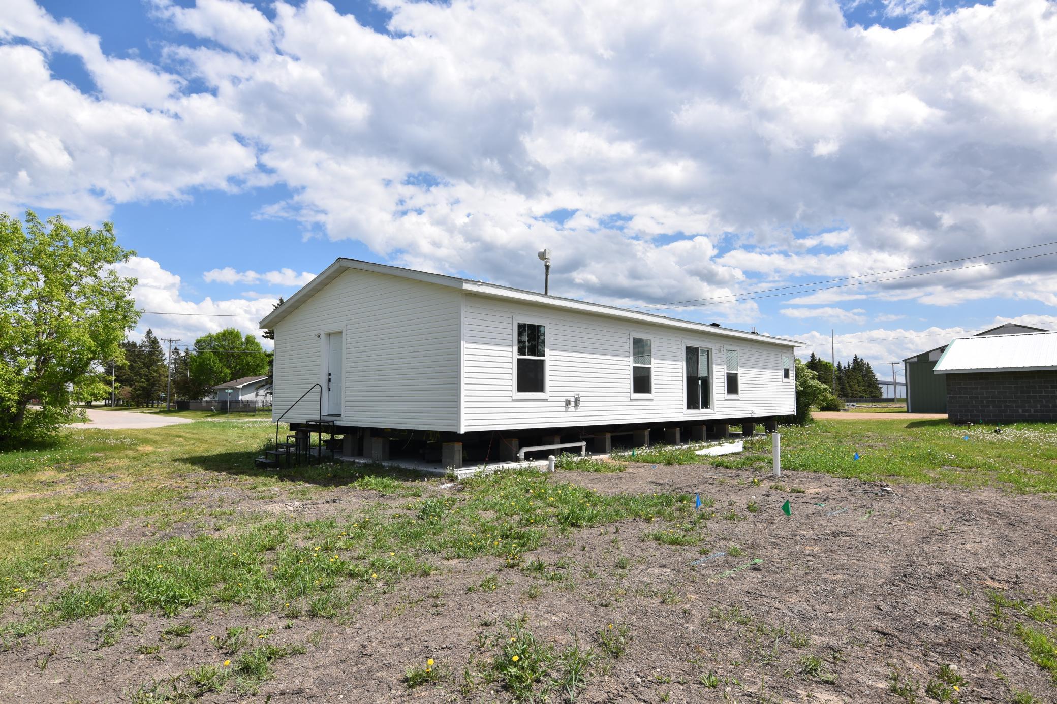 319 3rd Avenue Southwest Baudette, MN 56623 - Photo 2 of 22