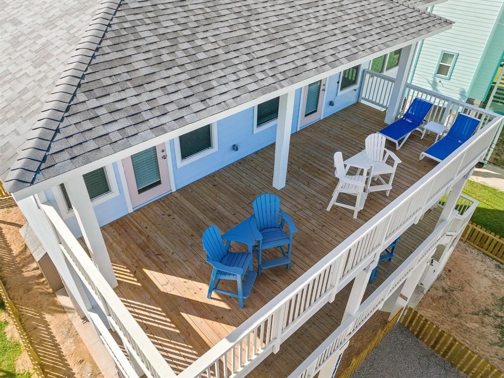 622 Crane Court Surfside Beach, TX 77541 - Photo 16 of 30 a view of an house with roof deck