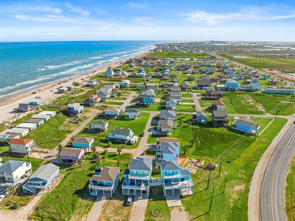 622 Crane Court Surfside Beach, TX 77541 - Photo 29 of 30 a view of lake view and ocean view