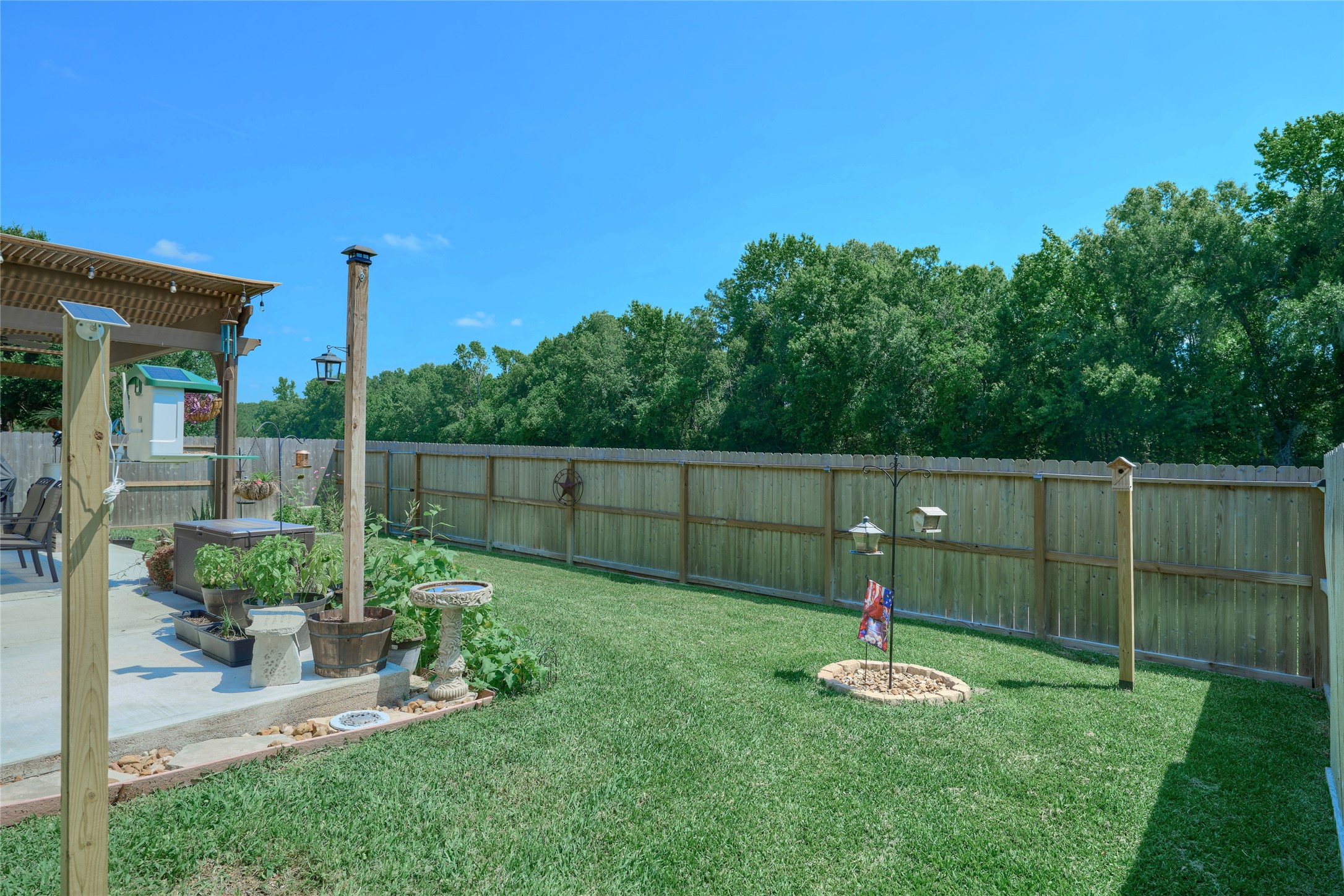 28322 Madelin Manor Lane Spring, TX 77386 - Photo 33 of 46 a garden view with a playing court