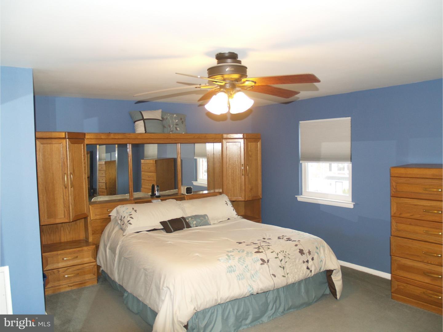 12715 Kenny Road Philadelphia, PA 19154 - Photo 4 of 5 Bedroom - Main