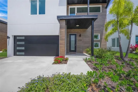 $1,895,000 | 4726 Rivetta Court, Sarasota, FL 34231