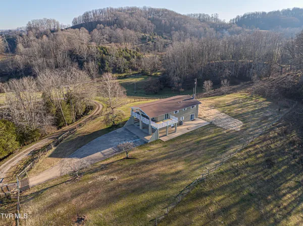 $999,000 | 27363 Fudge Road, Meadowview, VA 24361