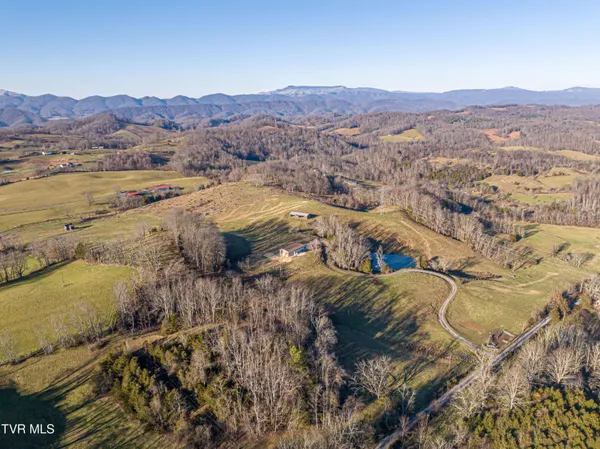 $999,000 | 27363 Fudge Road, Meadowview, VA 24361