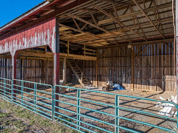 $999,000 | 27363 Fudge Road, Meadowview, VA 24361