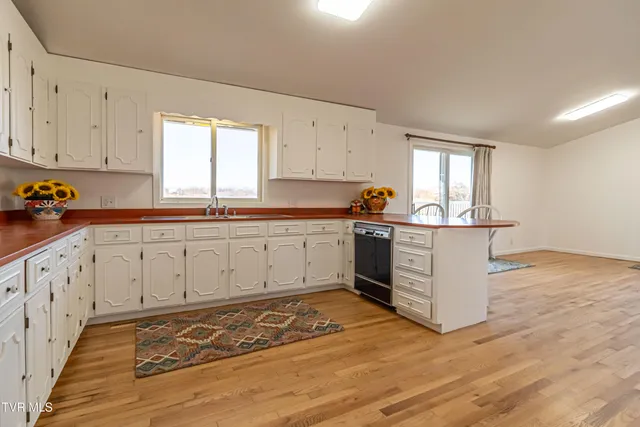 $1,200,000 | 27363 Fudge Road, Meadowview, VA 24361