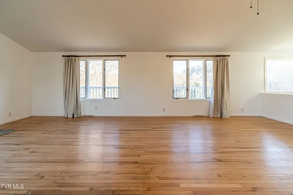 $999,000 | 27363 Fudge Road, Meadowview, VA 24361