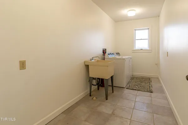 $999,000 | 27363 Fudge Road, Meadowview, VA 24361