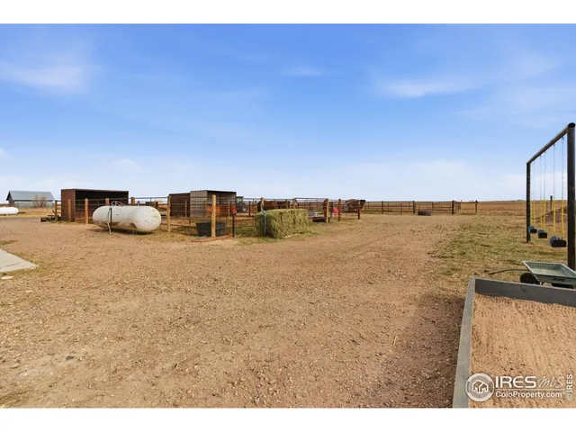 a black and white photo of a room