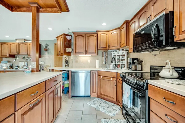 $700,000 | 9336 131st Avenue Southeast, Becker, MN 55308