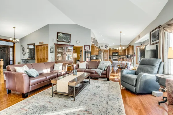 $700,000 | 9336 131st Avenue Southeast, Becker, MN 55308