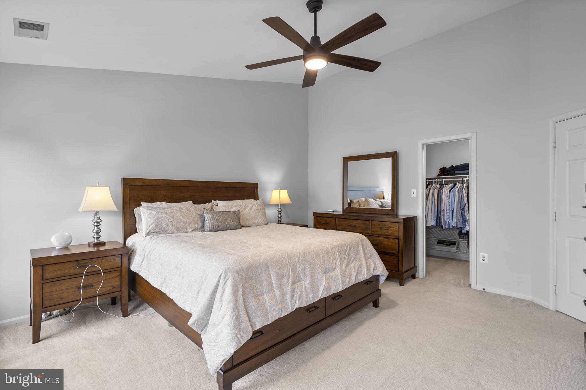20695 Riptide Square Sterling, VA 20165 - Photo 16 of 35 Primary Suite