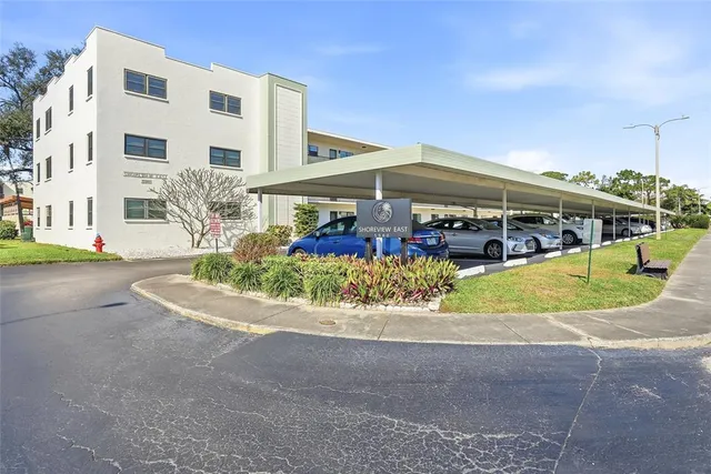 $194,900 | 5980 Terrace Park Drive North, Unit 313, St. Petersburg, FL 33709