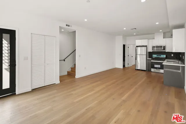 $3,950 | 1731 1/2 South New Hampshire Avenue, Los Angeles, CA 90006