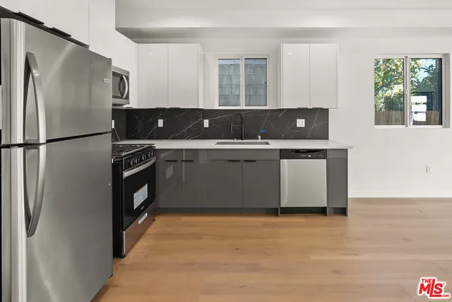 $3,950 | 1731 1/2 South New Hampshire Avenue, Los Angeles, CA 90006