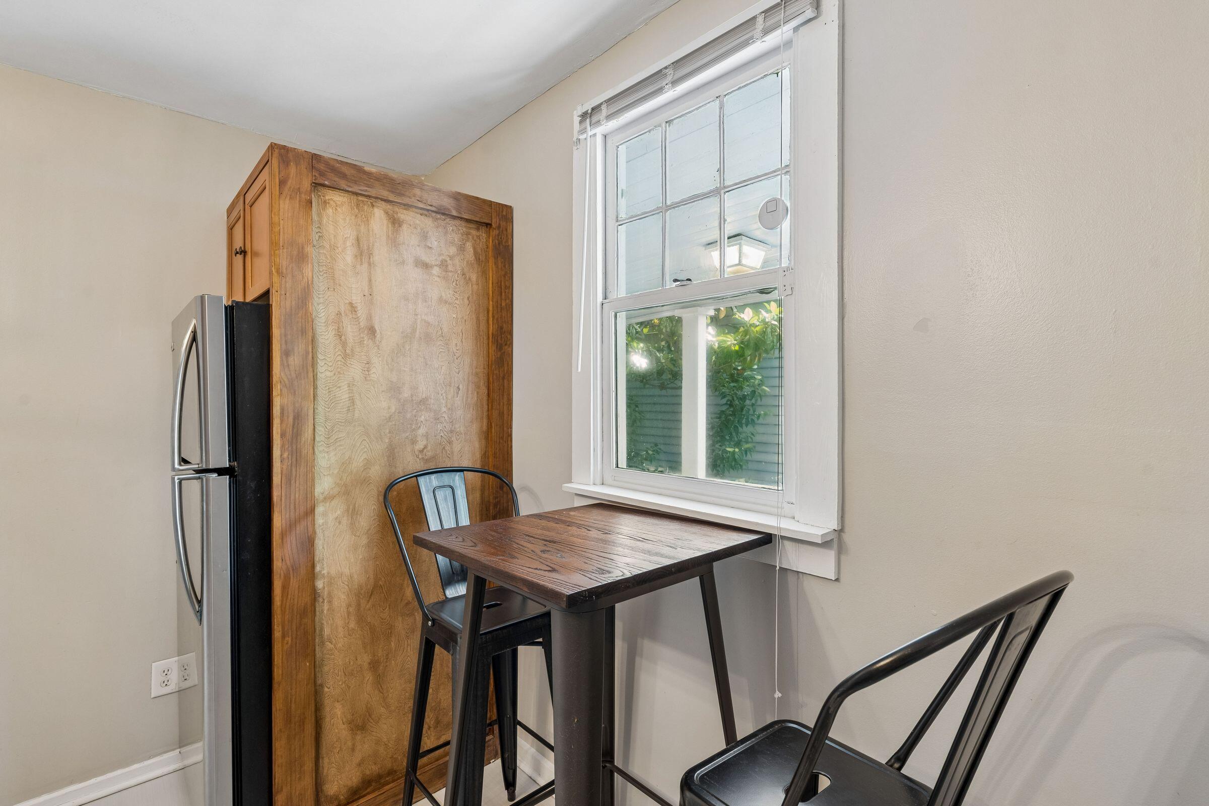 20 Amherst Street, Unit B Charleston, SC 29403 - Photo 15 of 34 20AmherstSt-KeenEyeMarketing-026