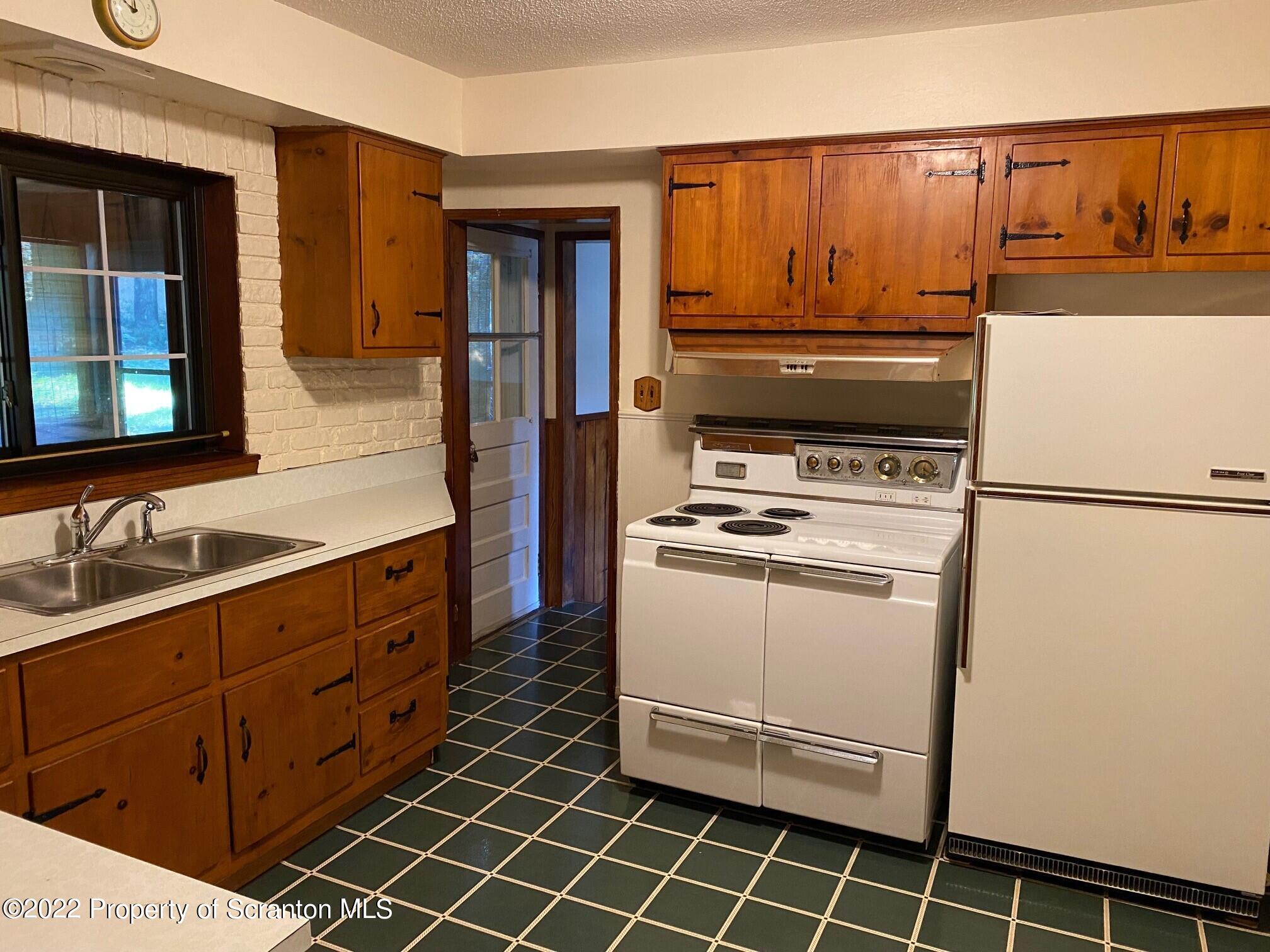 420 South Abington Road Clarks Green, PA 18411 - Photo 30 of 49