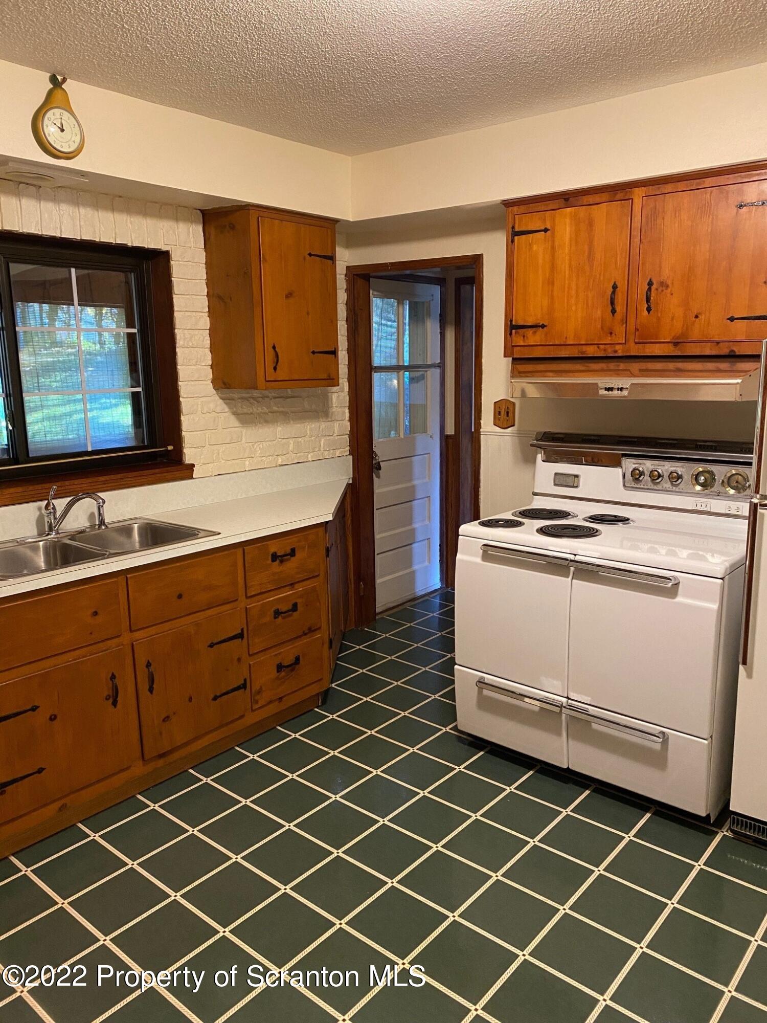 420 South Abington Road Clarks Green, PA 18411 - Photo 32 of 49