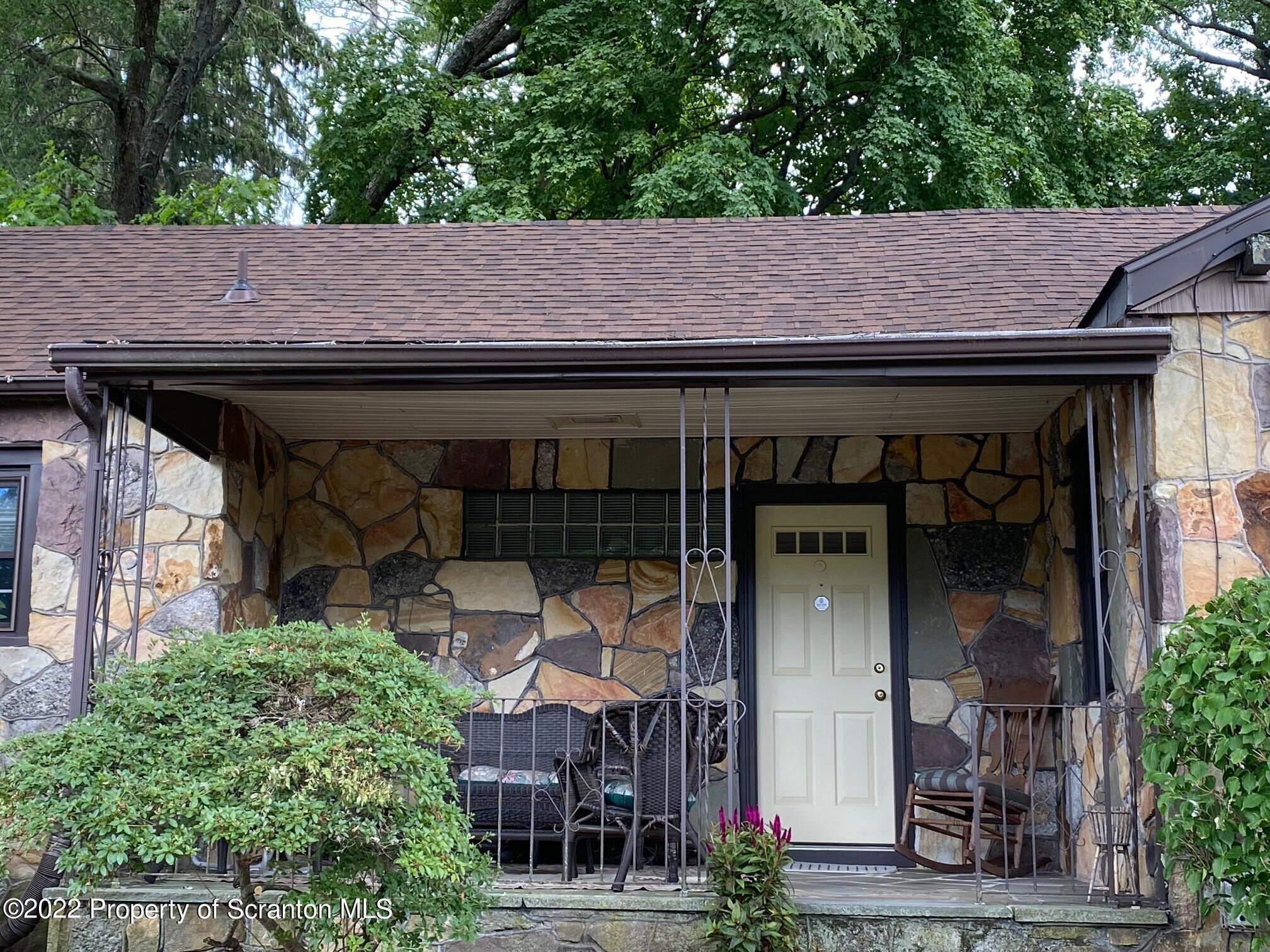 420 South Abington Road Clarks Green, PA 18411 - Photo 4 of 49