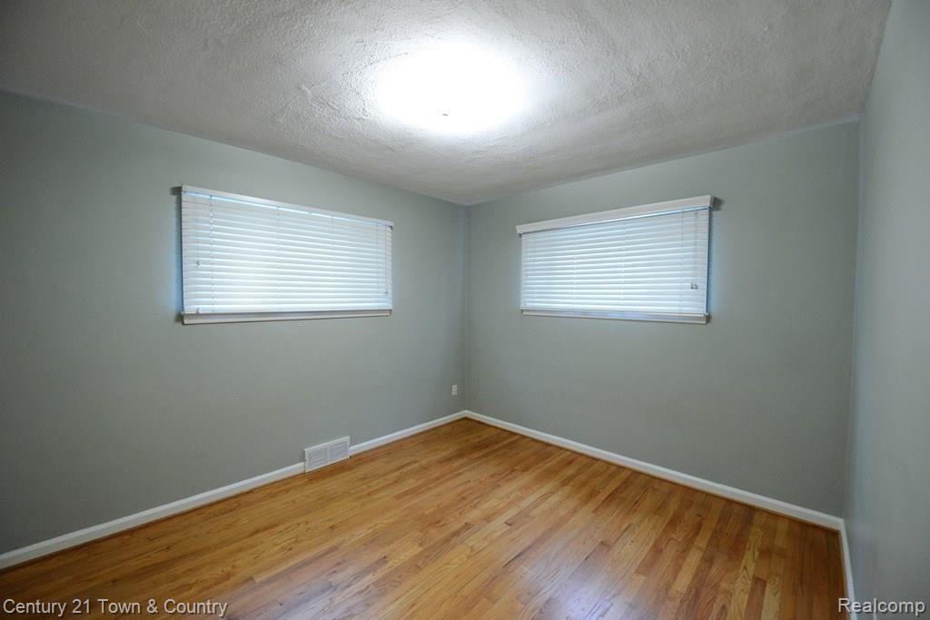 1878 Franklin Road Berkley, MI 48072 - Photo 15 of 27 Bedroom 2.jpg
