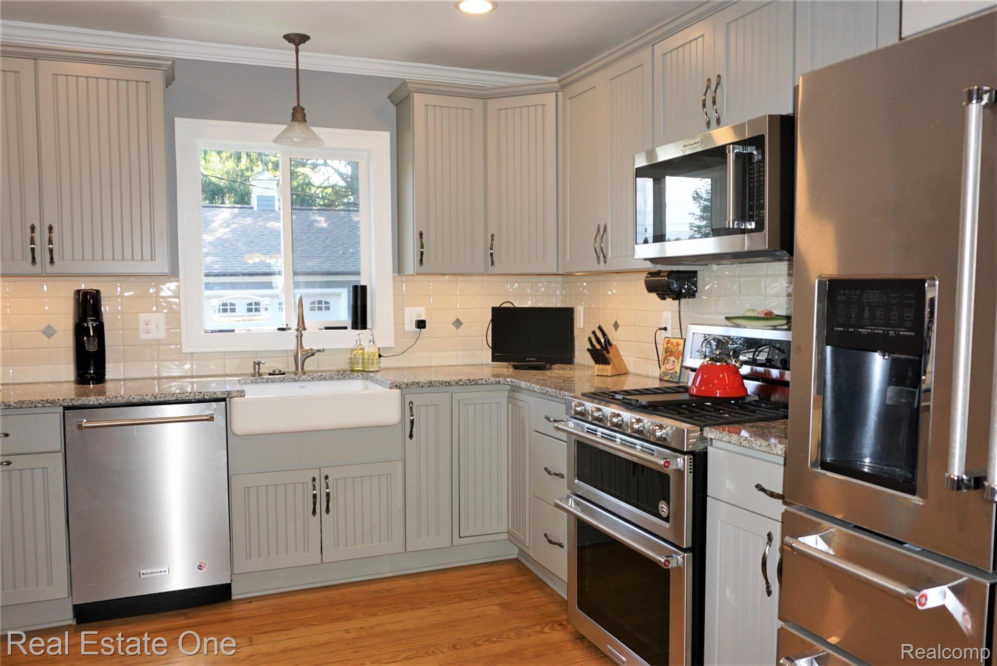 129 Ferndale Avenue Rochester, MI 48307 - Photo 13 of 32 DSC02777 (2).JPG