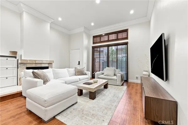 $825,000 | 1349 North Columbus Avenue, Unit 4, Glendale, CA 91202