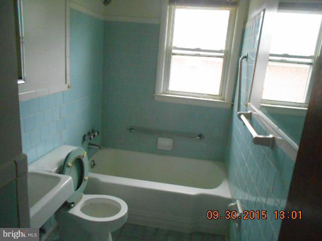 1101 Sanbourne Road Baltimore, MD 21207 - Photo 13 of 16 Bath