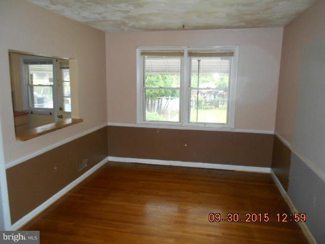 1101 Sanbourne Road Baltimore, MD 21207 - Photo 2 of 16 Dining Room