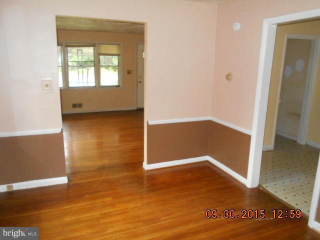 1101 Sanbourne Road Baltimore, MD 21207 - Photo 5 of 16 Dining Room