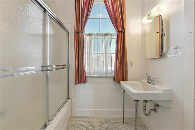 5933 Camp Street New Orleans, LA 70115 - Photo 21 of 32