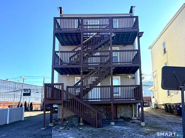 $1,995 | 70 Lindley Street, Bridgeport, CT 06604
