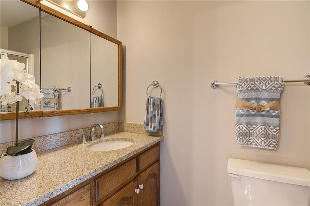 306 Holyoke Road Greensboro, NC 27406 - Photo 18 of 29 Gallery Image 18