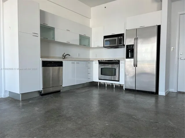 $2,200 | 133 Northeast 2nd Avenue, Unit 1205, Miami, FL 33132