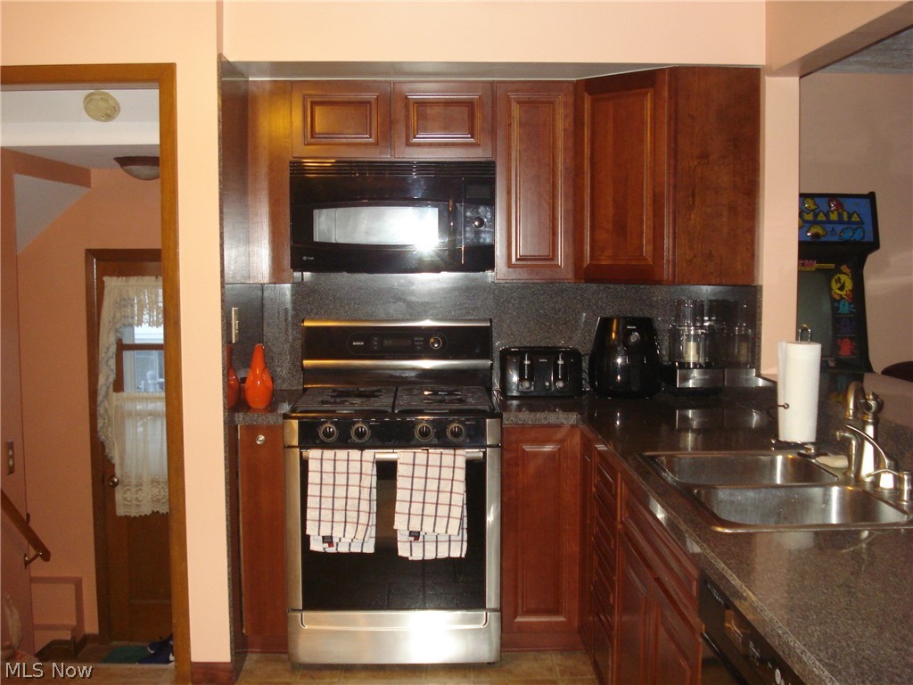 30908 Roosevelt Road Wickliffe, OH 44092 - Photo 2 of 29 Gallery Image 2