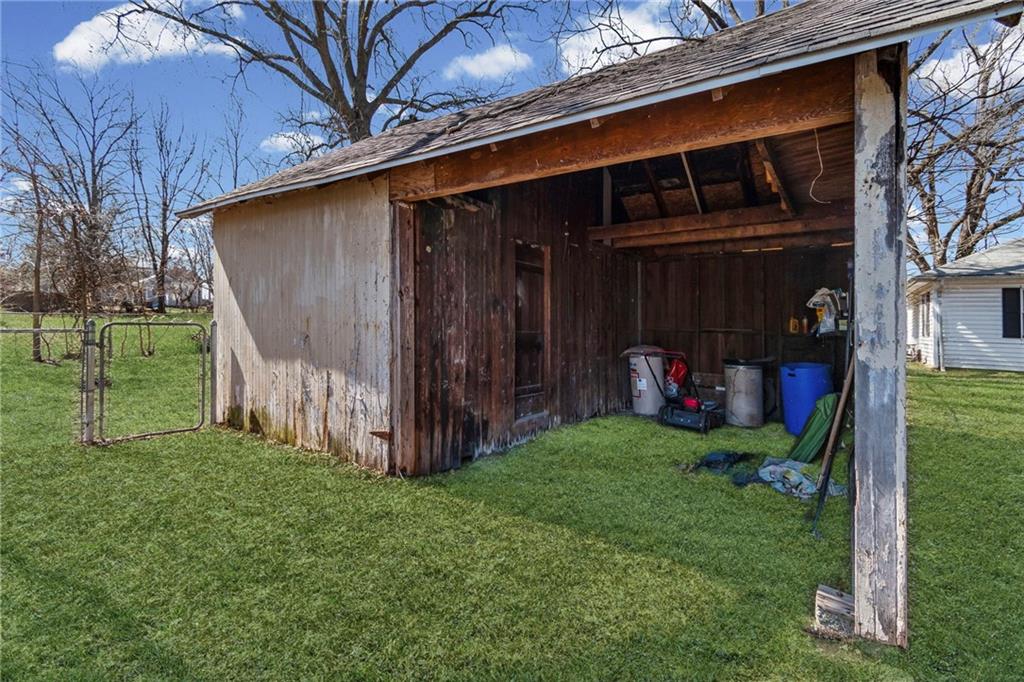 213 North 4th Street Clinton, MO 64735 - Photo 15 of 18