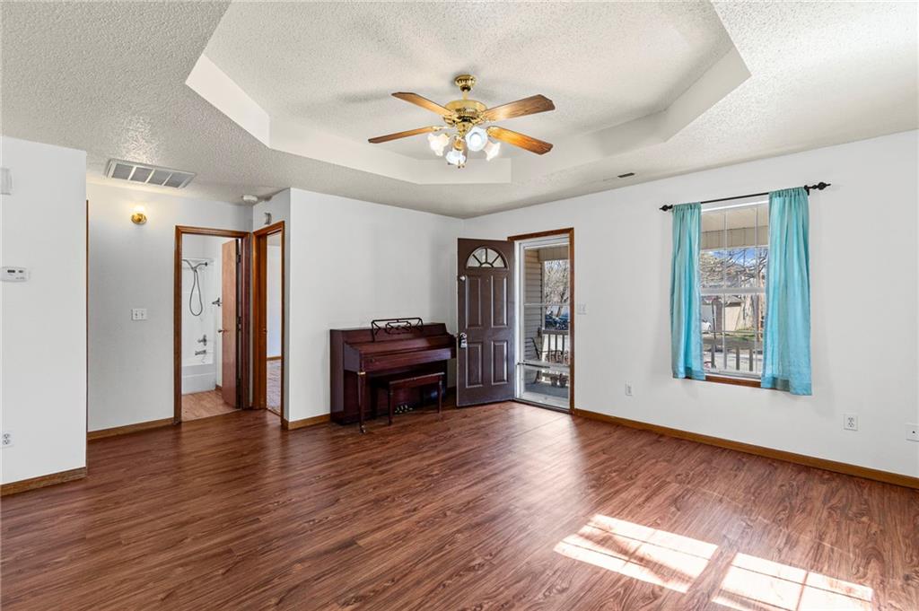 213 North 4th Street Clinton, MO 64735 - Photo 2 of 18