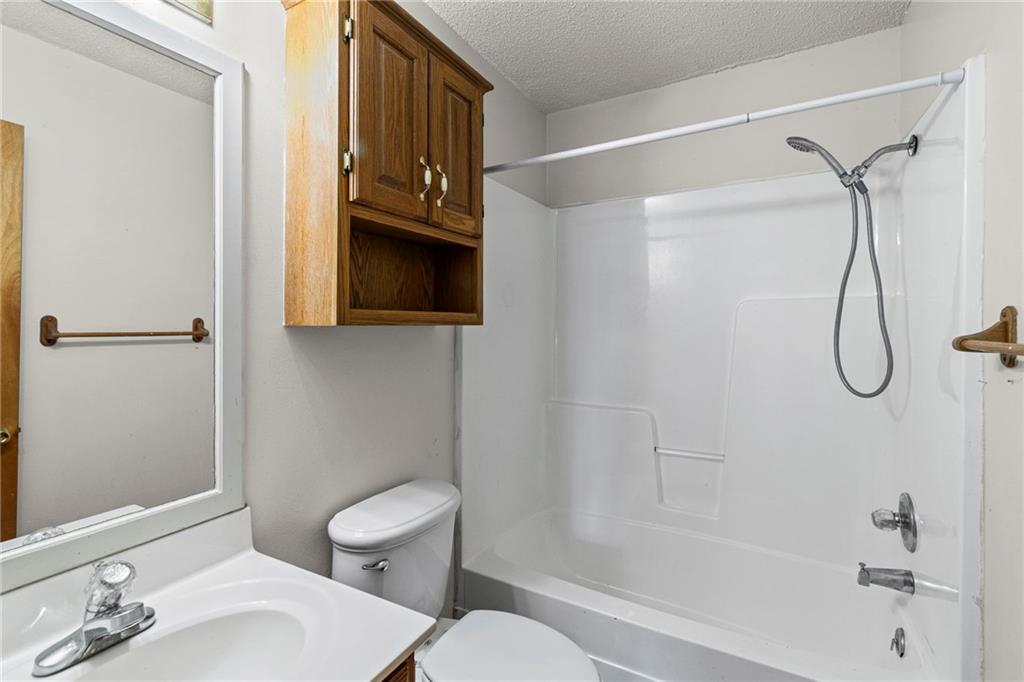 213 North 4th Street Clinton, MO 64735 - Photo 6 of 18
