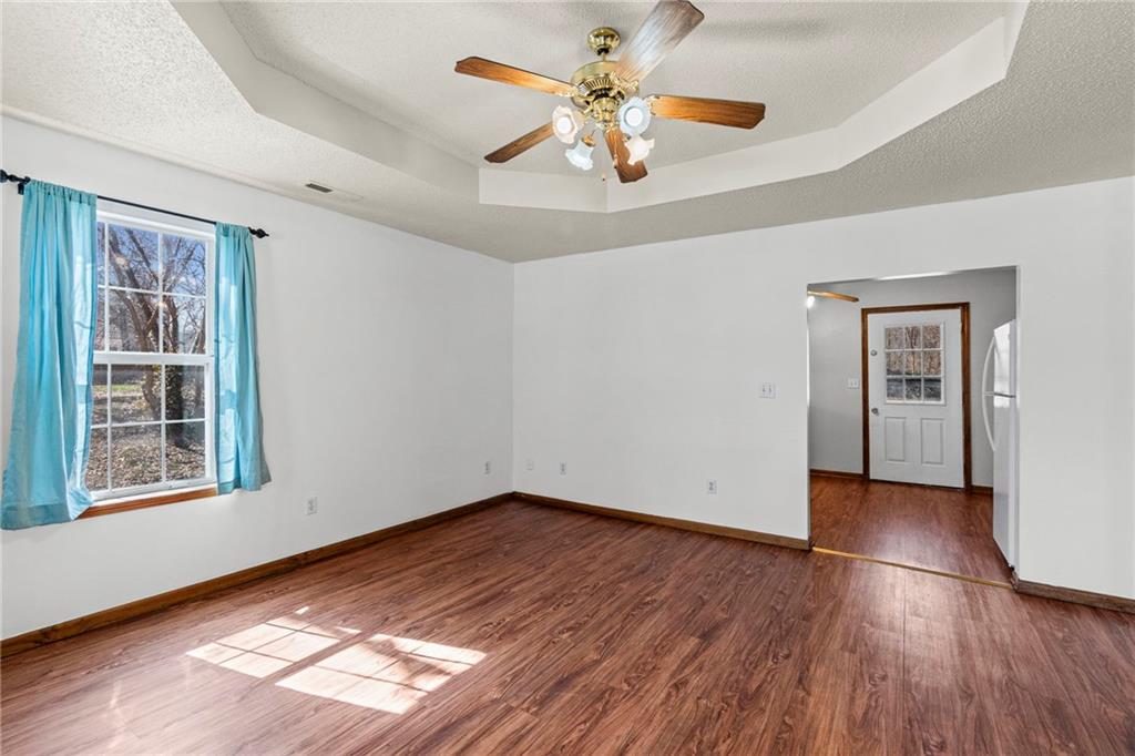213 North 4th Street Clinton, MO 64735 - Photo 7 of 18