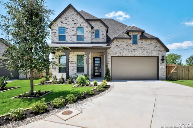 $479,990 | 124 Chinkapin, Castroville, TX 78009