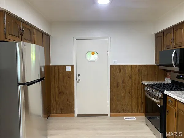 $94,900 | 1907 Rhodes Street, Madison, IL 62060