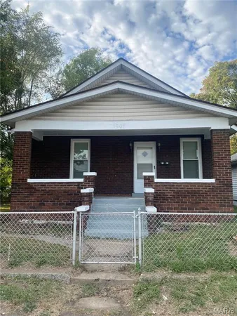 $94,900 | 1907 Rhodes Street, Madison, IL 62060